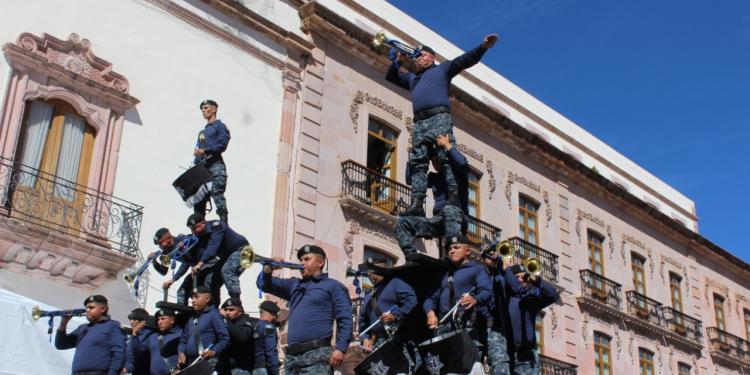 Con desfile cívico conmemoran 109 aniversario de la Revolución Mexicana