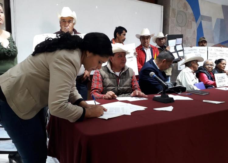 Productores de frijol exigen precio de garantía a centros de acopio