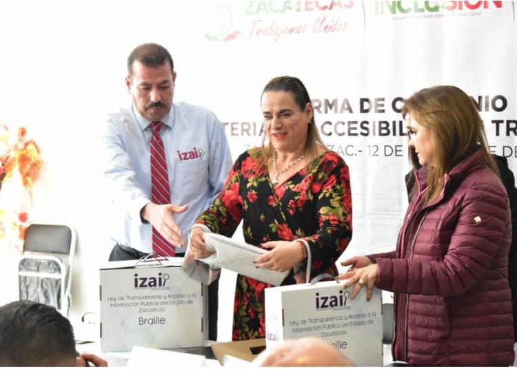 Firman gobierno e IZAI convenio a favor de la accesibilidad y la transparencia