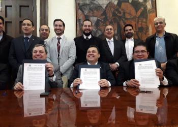 Firman compromisos de desarrollo UAZ y CANACINTRA