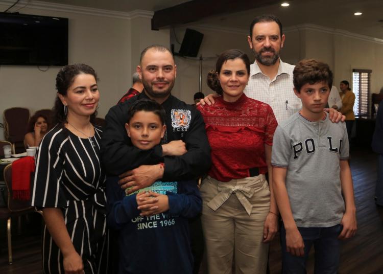 Entrega Tello reconocimiento al “Zacatecano del Año”; pide fortalecer el 2×1