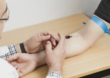 Enfermería UAZ realiza campaña para la realización de la prueba de VIH