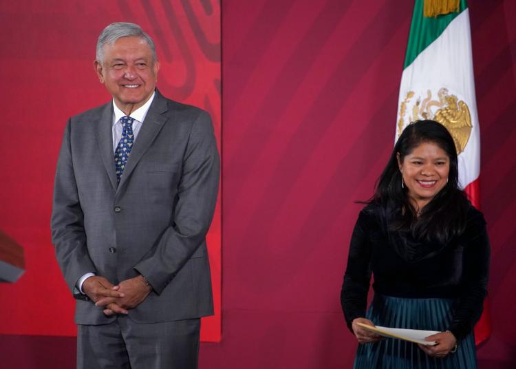 Llama AMLO a registrar a trabajadoras domésticas en IMSS