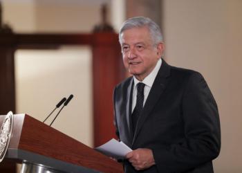 AMLO exhorta a pagar aguinaldo a trabajadores