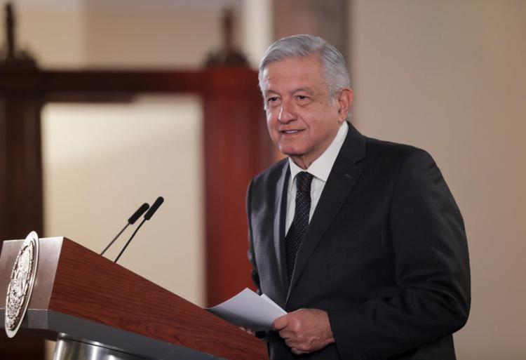 AMLO exhorta a pagar aguinaldo a trabajadores