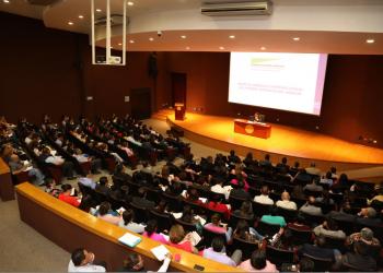 Jueces del TSJEZ asisten a conferencia “El interés superior del menor”