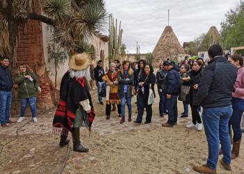 Disfrutan experiencia turística en los Conos de Santa Mónica