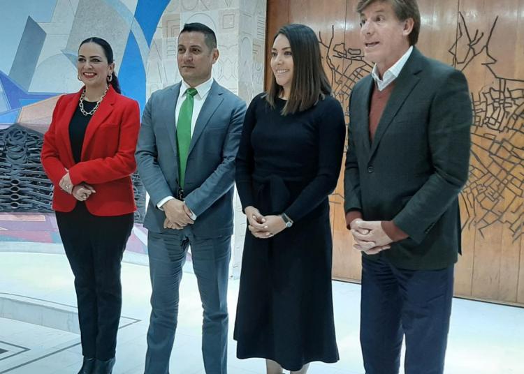 De izquierda a derecha, Lizbeth Márquez del PRI, José Juan Estrada de SEZAMI, Lisset López del PAN, y Felipe de Jesús Delgado de MORENA