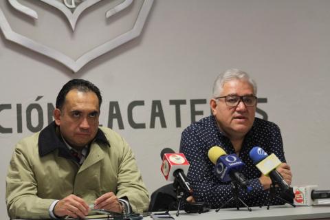 Jesus Benavidez jefe de atención a derechohabientes acompañado de Alfonzo Hernández delegado del ISSSTE en Zacatecas