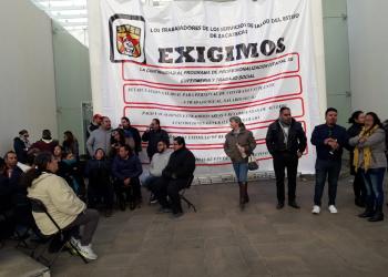 Toman las instalaciones de la Secretaría de Salud; exigen el pago de prestaciones