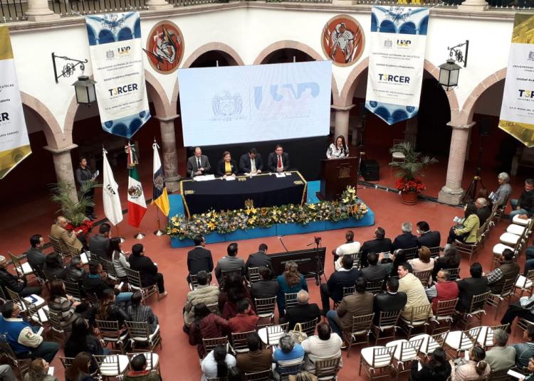 Disminuye deserción en prepas UAZ