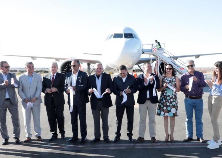 Recibe Zacatecas primer vuelo de su conexión aérea con Chicago