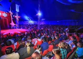 Inician funciones gratuitas del Circo Atayde por festival navideño