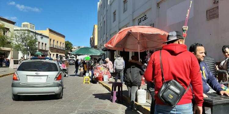 Compras de último minuto dan vida al comercio capitalino