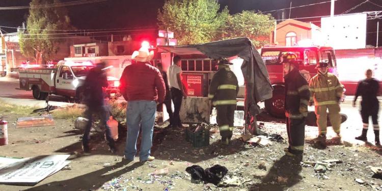 Se incendia puesto de cohetes de temporada: FOTOS