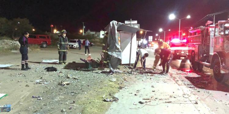 Se incendia puesto de cohetes de temporada: FOTOS