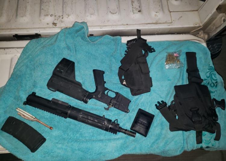 Joven es detenido, tras ser reportado por amenazar a mujer con arma