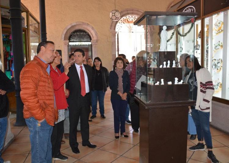 Inauguran exposición de piezas de cerámica Tierra Santa