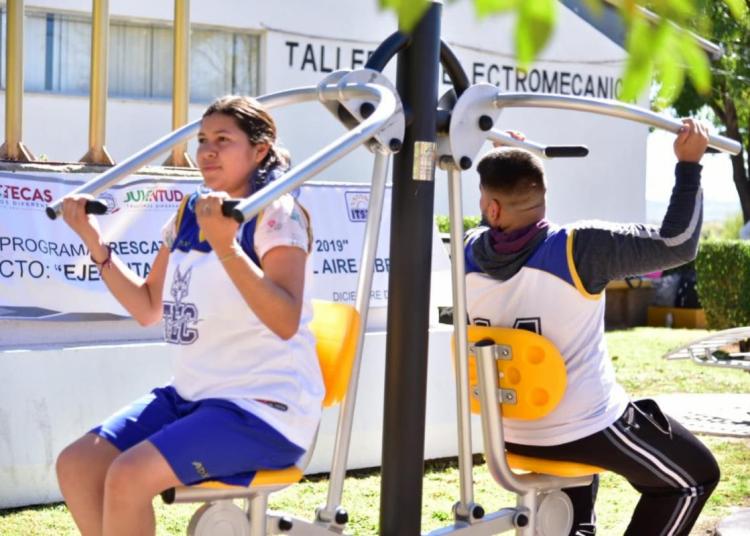 Sin pretextos para hacer ejercicio; inaugura gimnasio al aire libre