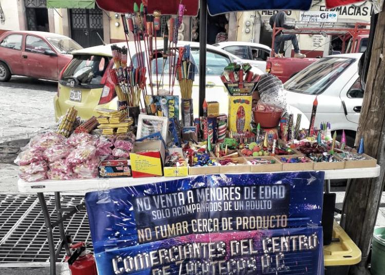 Comerciantes del centro denuncian venta clandestina de pirotecnia