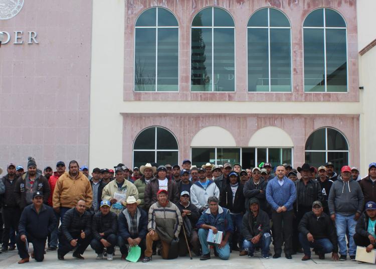 Entregan apoyo económico a 163 pescadores zacatecanos