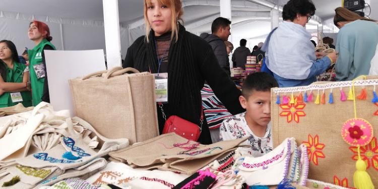 Adiós bolsas de plástico; la cestería de fibras naturales es una alternativa