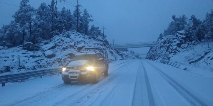 Reabren circulación en carretera de Durango-Mazatlán tras caída de nieve; FOTOS