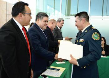 Entrega Godezac autorizaciones de operación a empresas de seguridad privada
