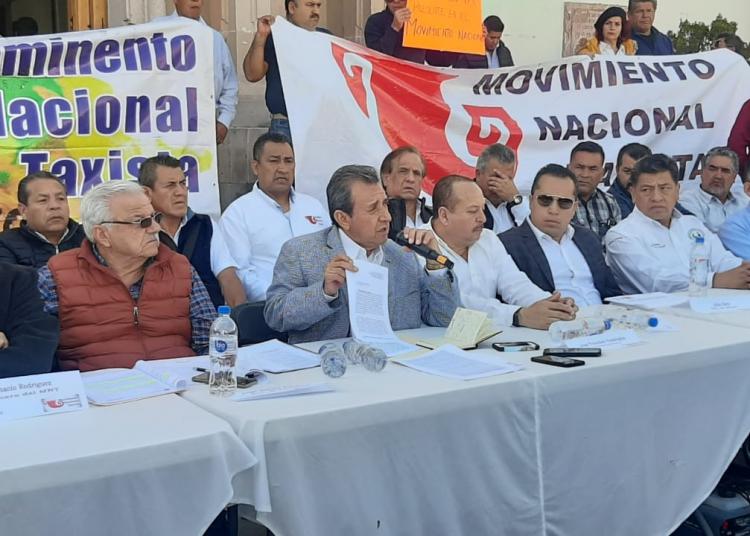 Bloqueo de taxistas por aplicaciones de transporte