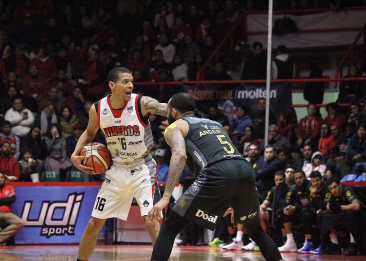 Inician Mineros la serie de playoffs ganando