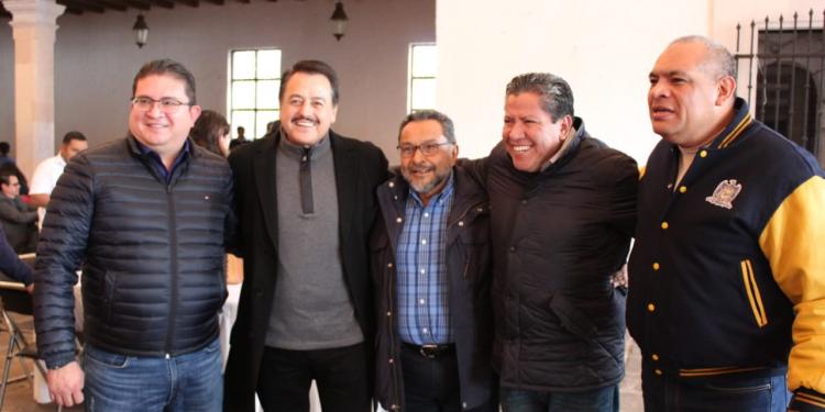 Reúne Alfredo Femat a familia política y amigos por su cumpleaños