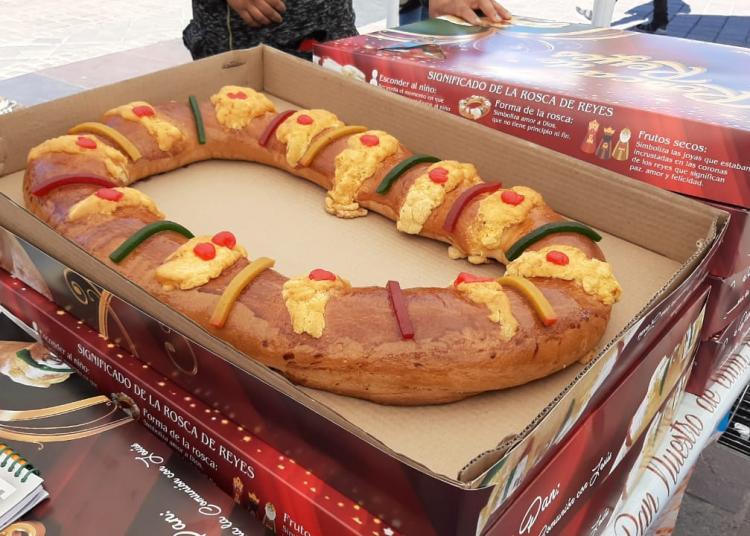 Inicia venta de Rosca de Reyes en Plaza Bicentenario