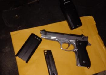 Reportan agresión entre civiles y PEP; aseguraron un arma