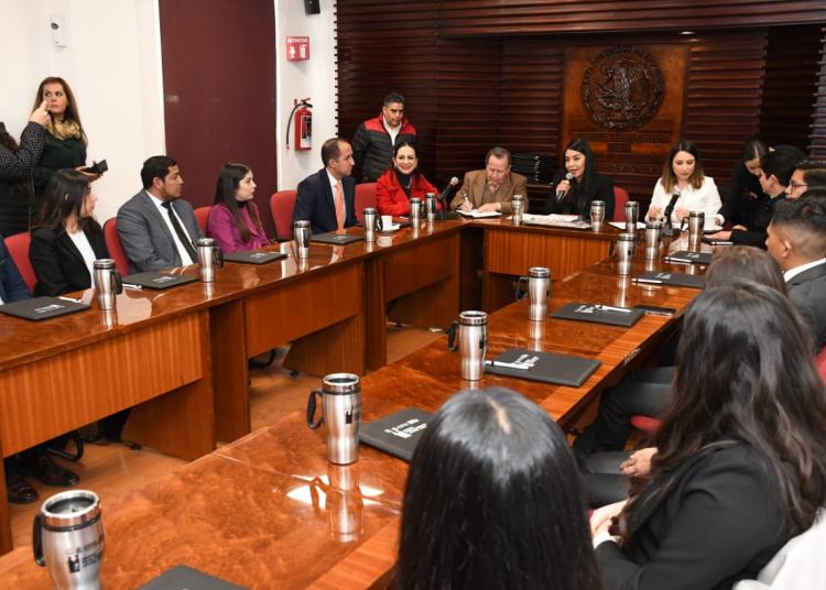 Cabildos municipales aprueba que diputados trabajen menos