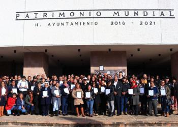 Mejoran salario a colaboradores del ayuntamiento con más antigüedad