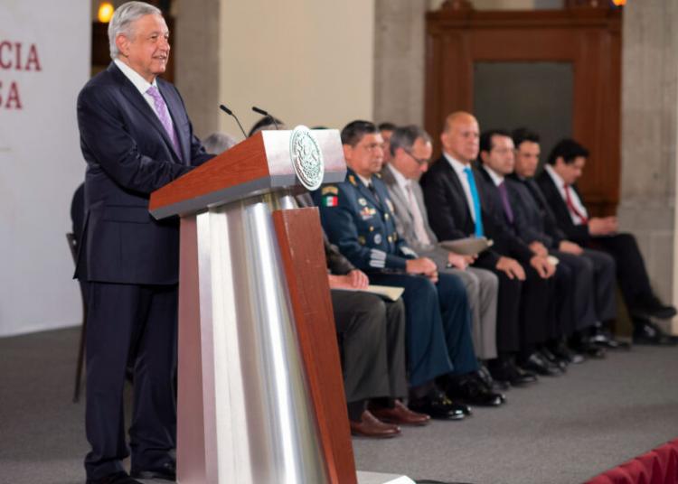 AMLO a favor de crear fiscalía para atender feminicidios