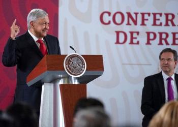 Adiós a los puentes; AMLO propondrá cambios en calendario escolar