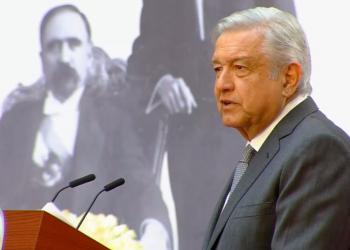 Rinde AMLO homenaje a la memoria de Madero y Pino Suárez