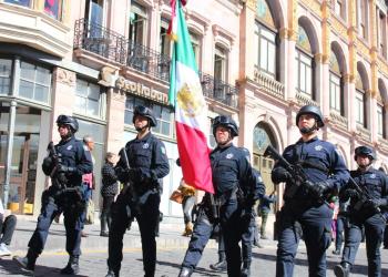 Celebran Día de la Bandera con tradicional desfile