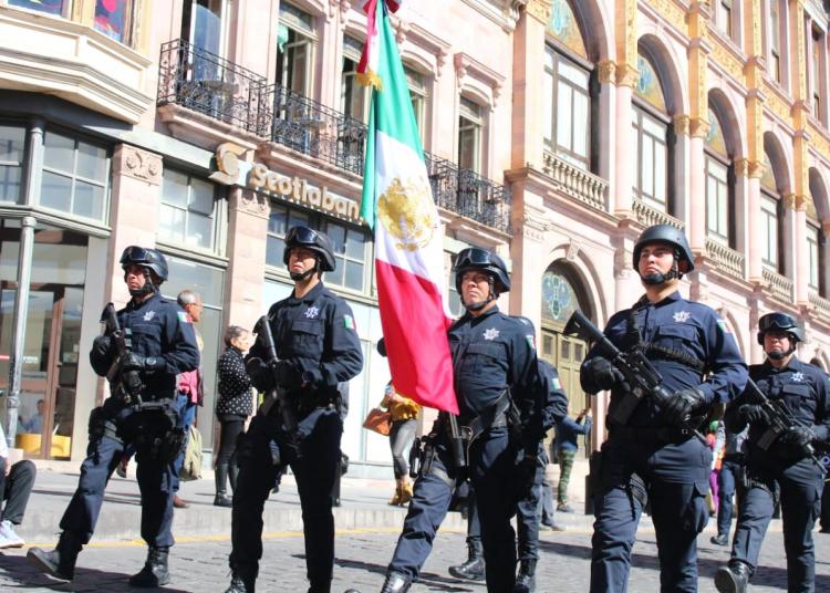 Celebran Día de la Bandera con tradicional desfile