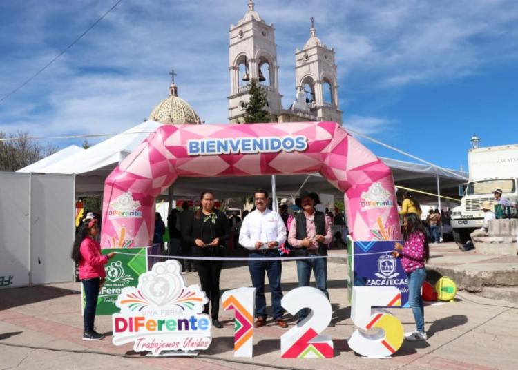 Feria DIFerente acerca programas a El Plateado de Joaquín Amaro