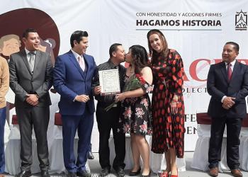 Dan el ¡SI, acepto! en Día del Amor y la Amistad