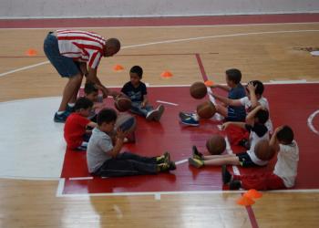 Reanudan clases de baloncesto en el Issstezac
