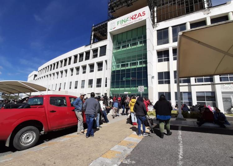 Toman SEFIN trabajadores de CENDI