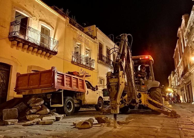 Trabajan en mejorar calles de la capital zacatecana