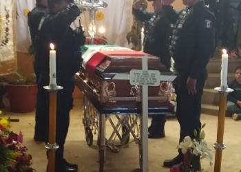 Dan último adiós con homenaje a policías caídos en Sombrerete