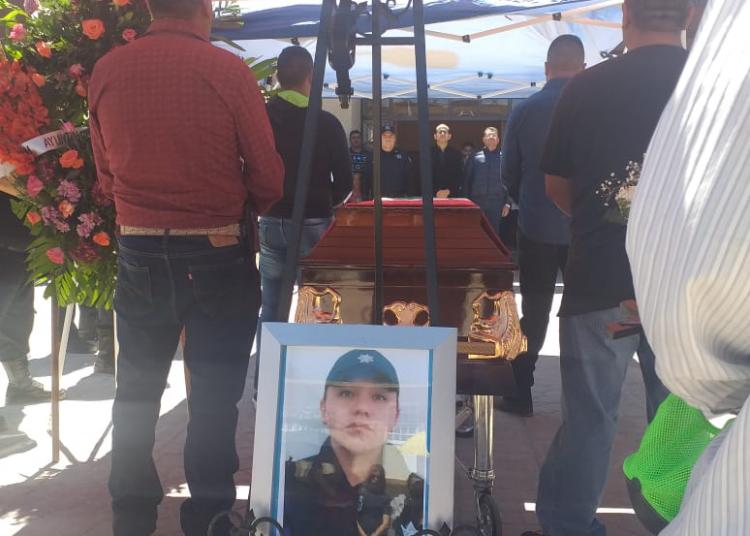 Dan último adiós con homenaje a policías caídos en Sombrerete