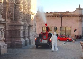 Realizan trabajos de desinfección en Catedral de Zacatecas