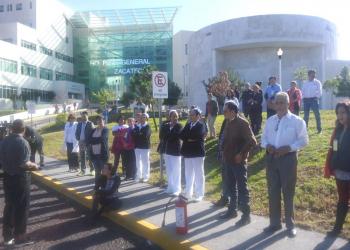 Hospital permite solo un acompañante por paciente