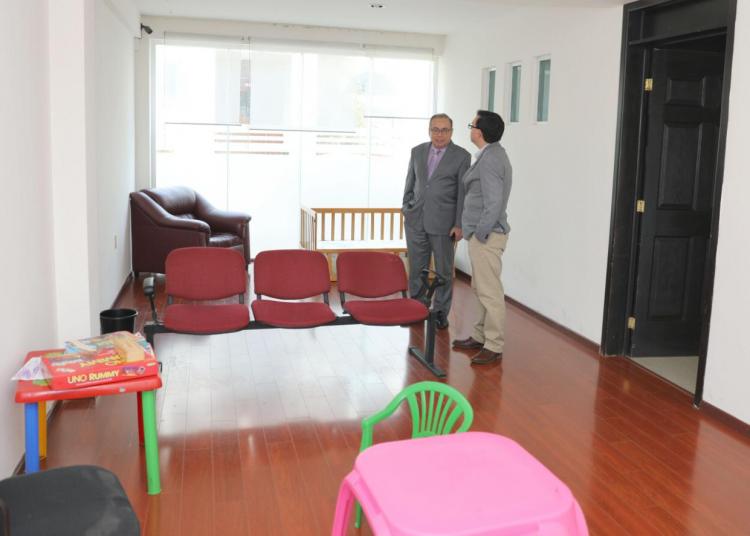 Visita presidente del TSJEZ el Centro de Convivencia Familiar Supervisada